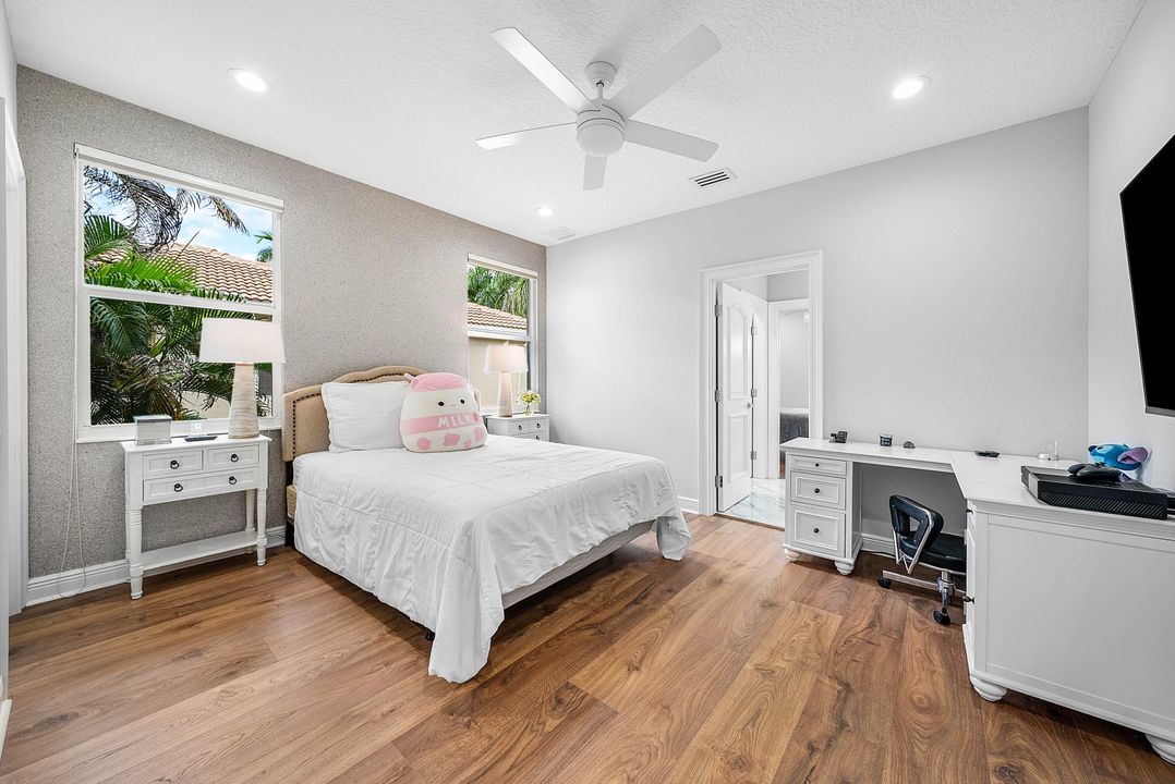 For Sale: $3,495,000 (5 beds, 5 baths, 4497 Square Feet)