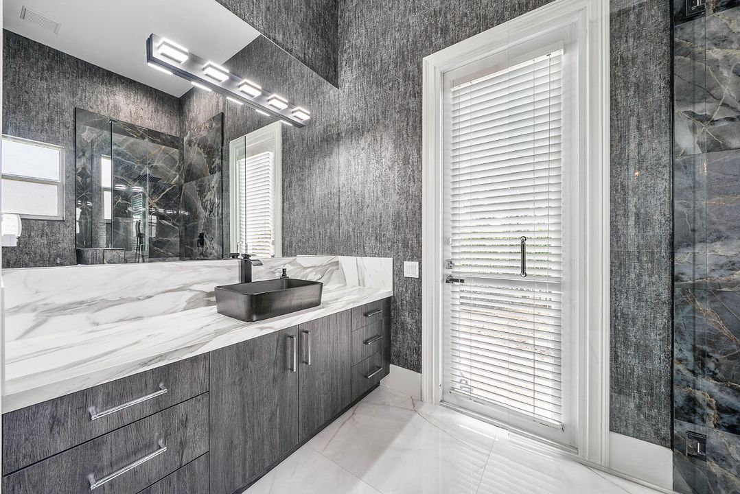 For Sale: $3,495,000 (5 beds, 5 baths, 4497 Square Feet)