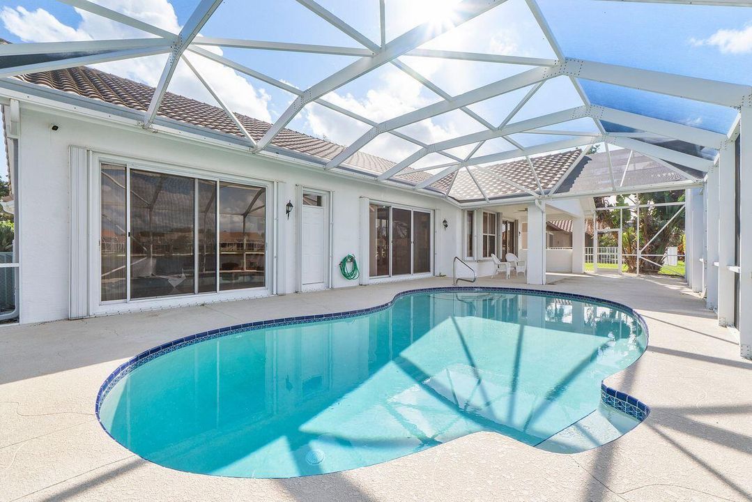 Active With Contract: $499,000 (3 beds, 3 baths, 2254 Square Feet)