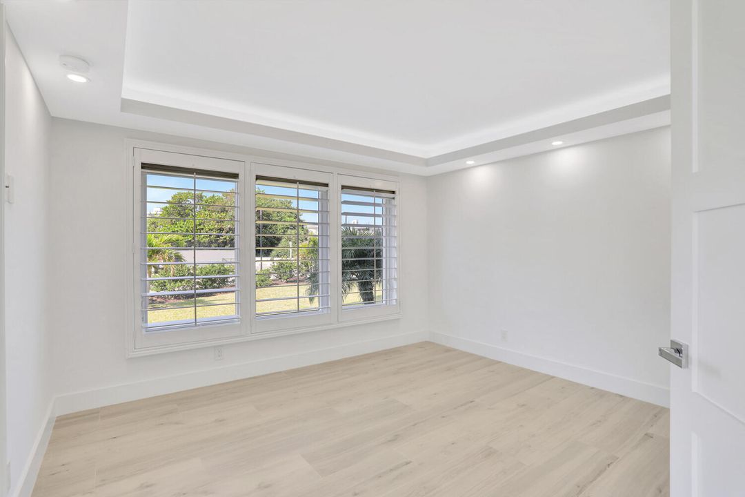 For Sale: $1,350,000 (2 beds, 2 baths, 1352 Square Feet)