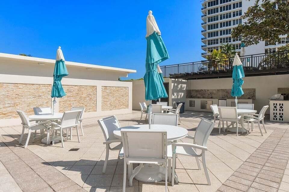 For Sale: $1,350,000 (2 beds, 2 baths, 1352 Square Feet)