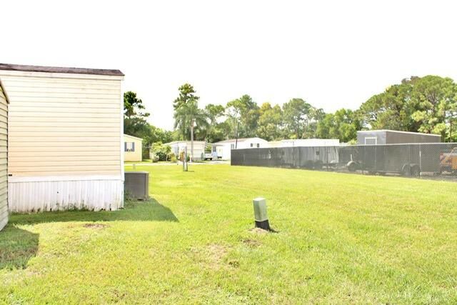 На продажу: $59,000 (2 спален, 2 ванн, 720 Квадратных фут)