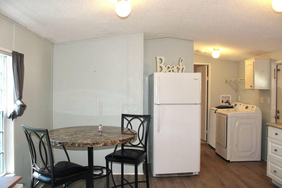 На продажу: $59,000 (2 спален, 2 ванн, 720 Квадратных фут)