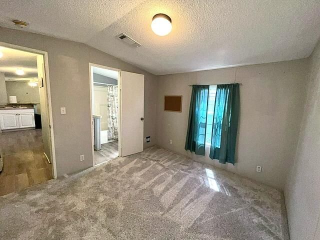 На продажу: $59,000 (2 спален, 2 ванн, 720 Квадратных фут)