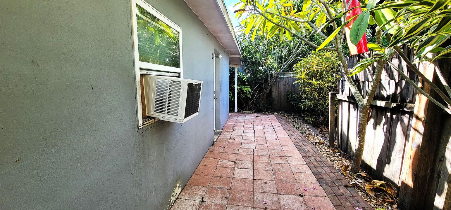 For Rent: $1,500 (1 beds, 1 baths, 484 Square Feet)