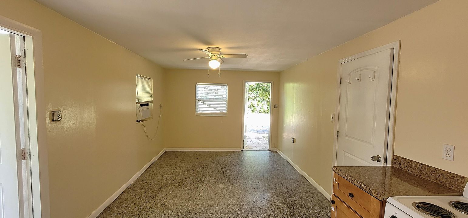 For Rent: $1,500 (1 beds, 1 baths, 484 Square Feet)