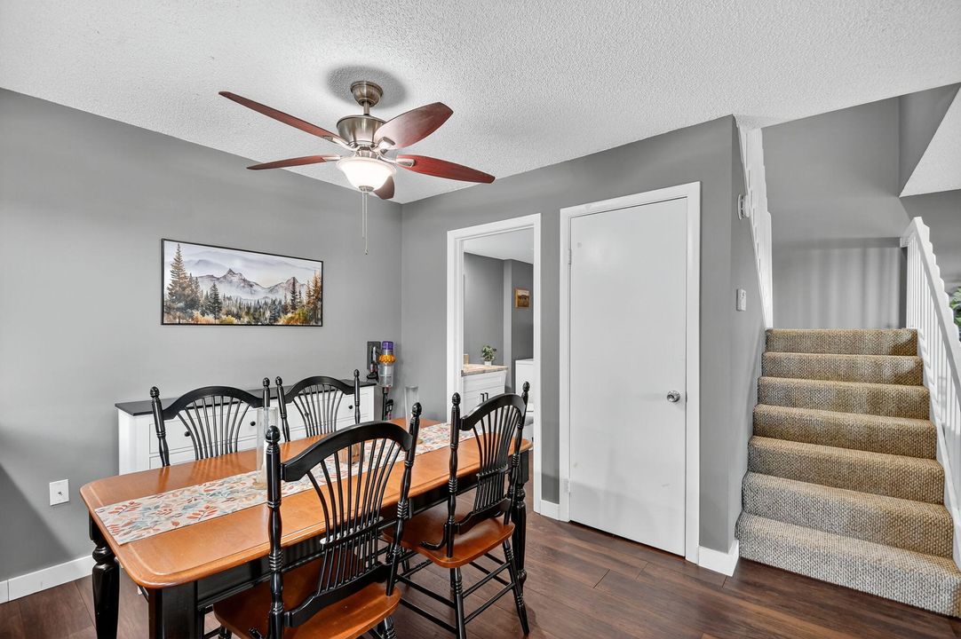 For Sale: $315,000 (2 beds, 2 baths, 1236 Square Feet)