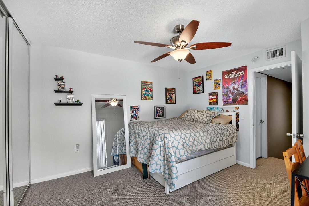 For Sale: $315,000 (2 beds, 2 baths, 1236 Square Feet)