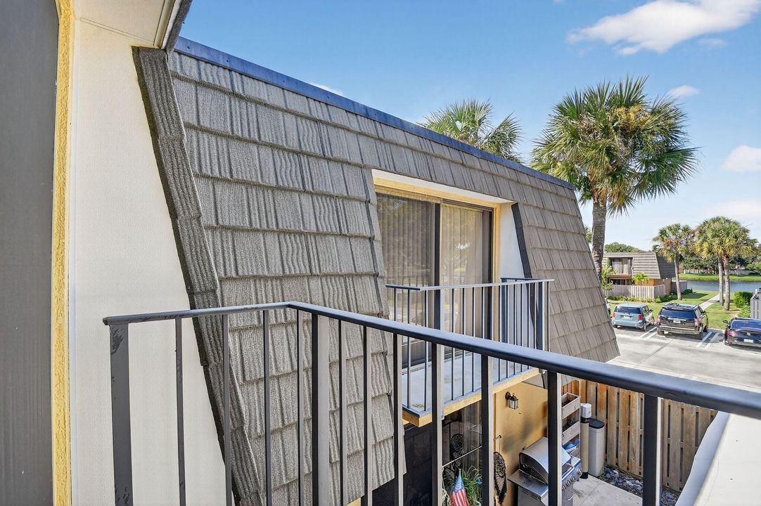 For Sale: $315,000 (2 beds, 2 baths, 1236 Square Feet)