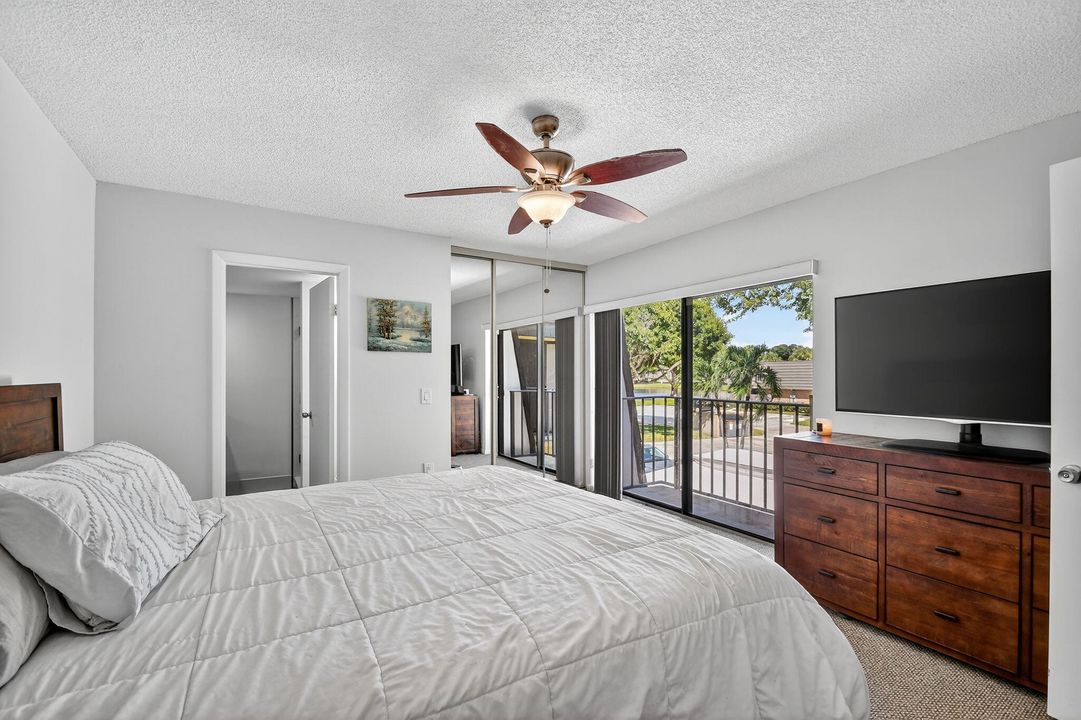 For Sale: $315,000 (2 beds, 2 baths, 1236 Square Feet)