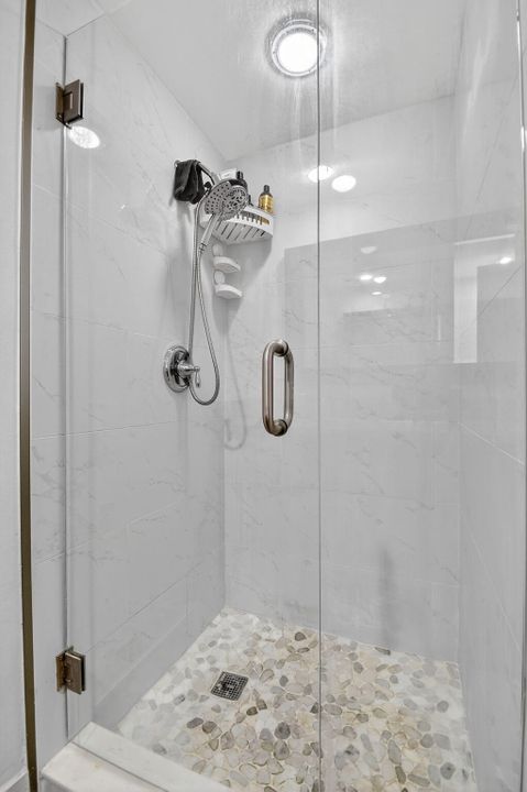 For Sale: $315,000 (2 beds, 2 baths, 1236 Square Feet)