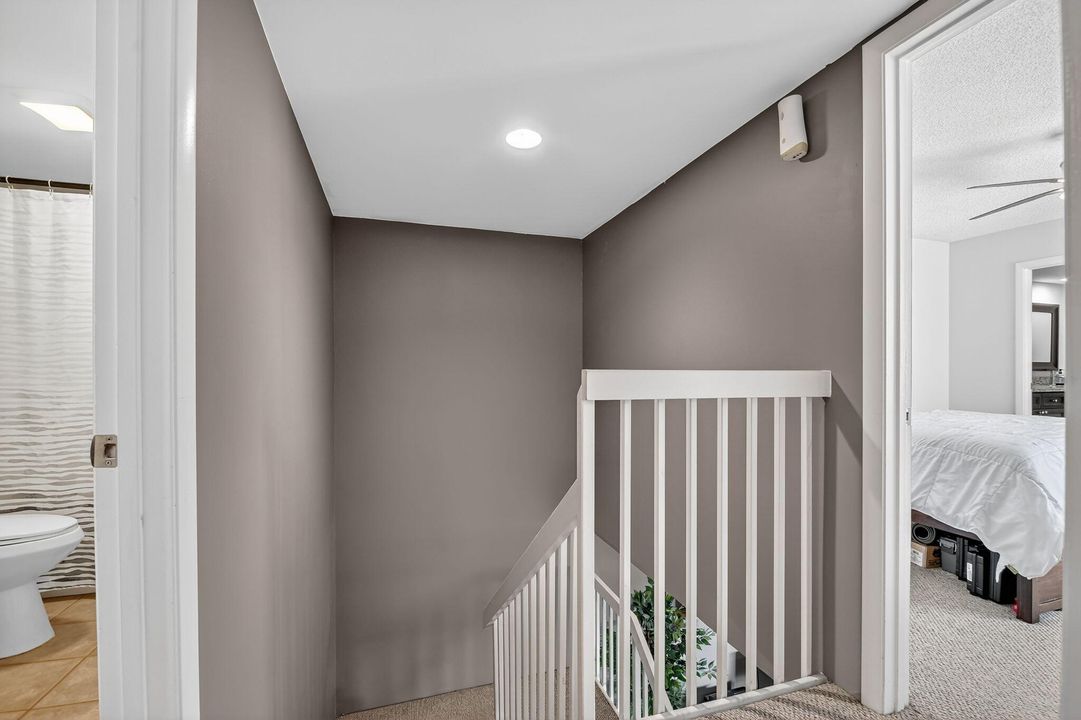 For Sale: $315,000 (2 beds, 2 baths, 1236 Square Feet)