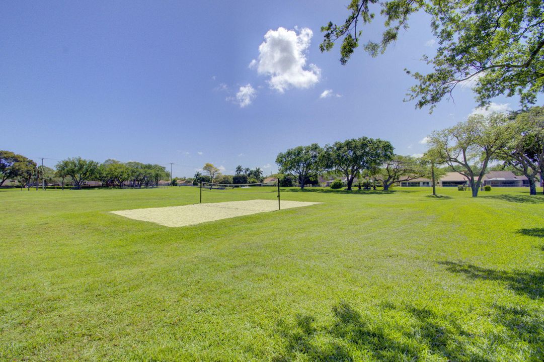 For Sale: $315,000 (2 beds, 2 baths, 1236 Square Feet)