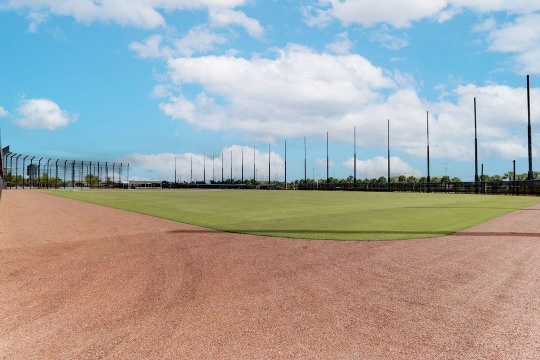 For Sale: $315,000 (2 beds, 2 baths, 1236 Square Feet)