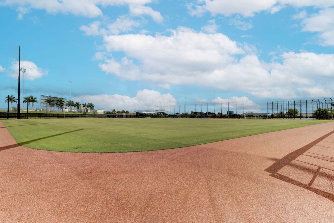 For Sale: $315,000 (2 beds, 2 baths, 1236 Square Feet)