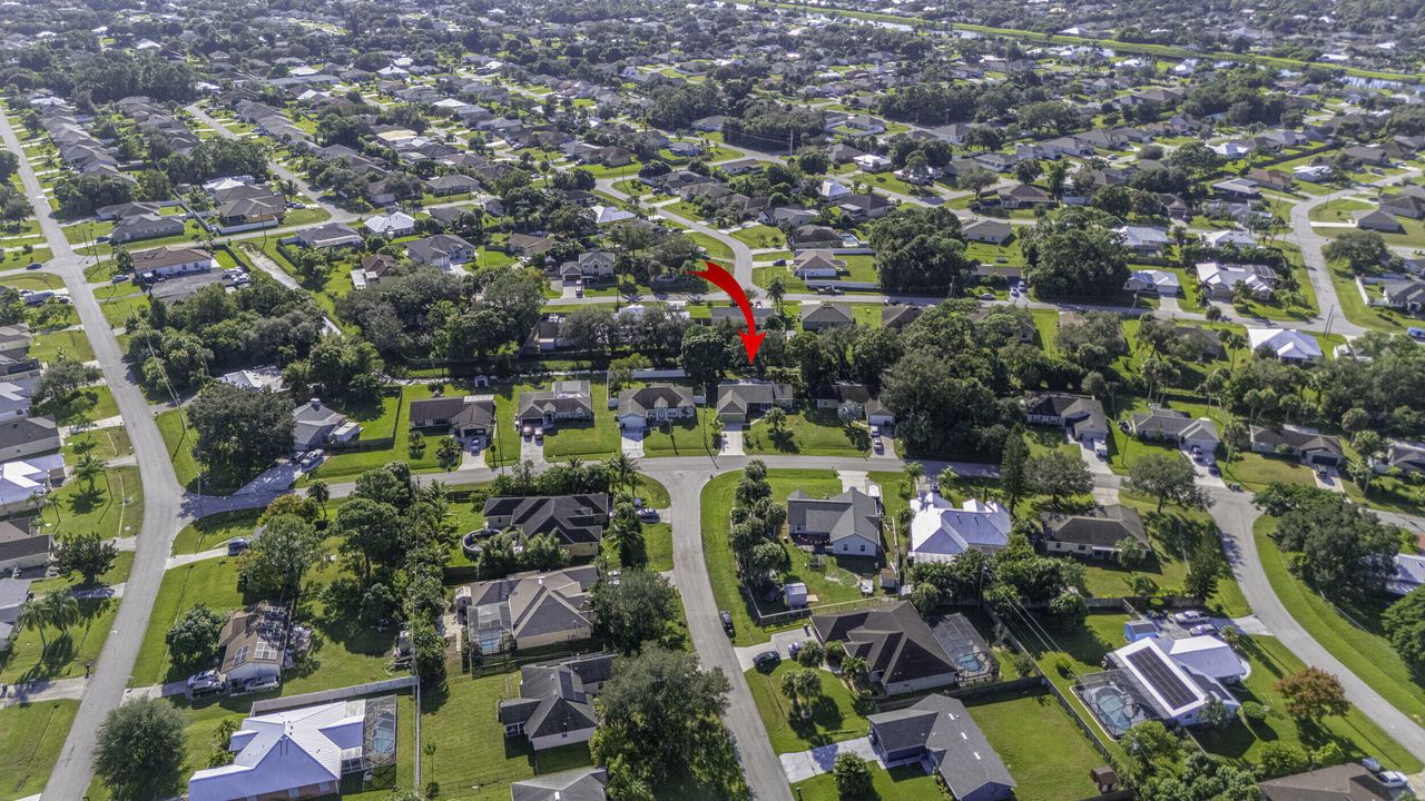 Под контрактом: $355,000 (3 спален, 2 ванн, 1628 Квадратных фут)