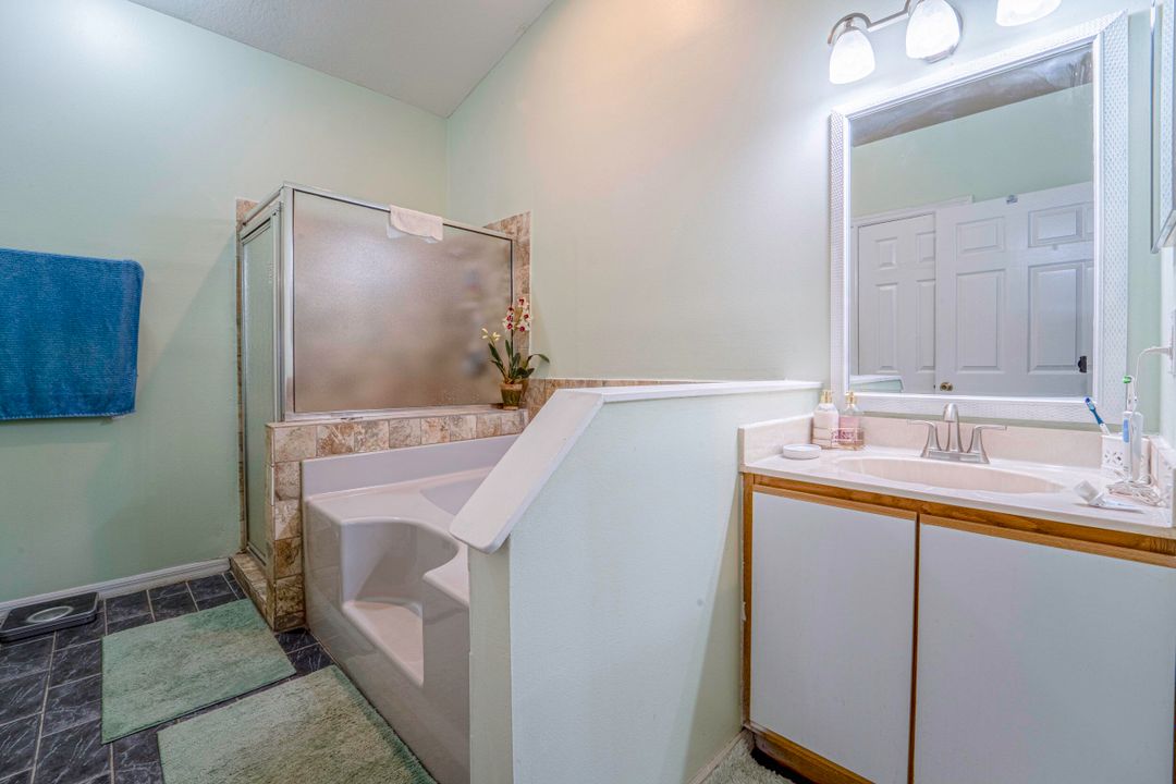 Под контрактом: $355,000 (3 спален, 2 ванн, 1628 Квадратных фут)