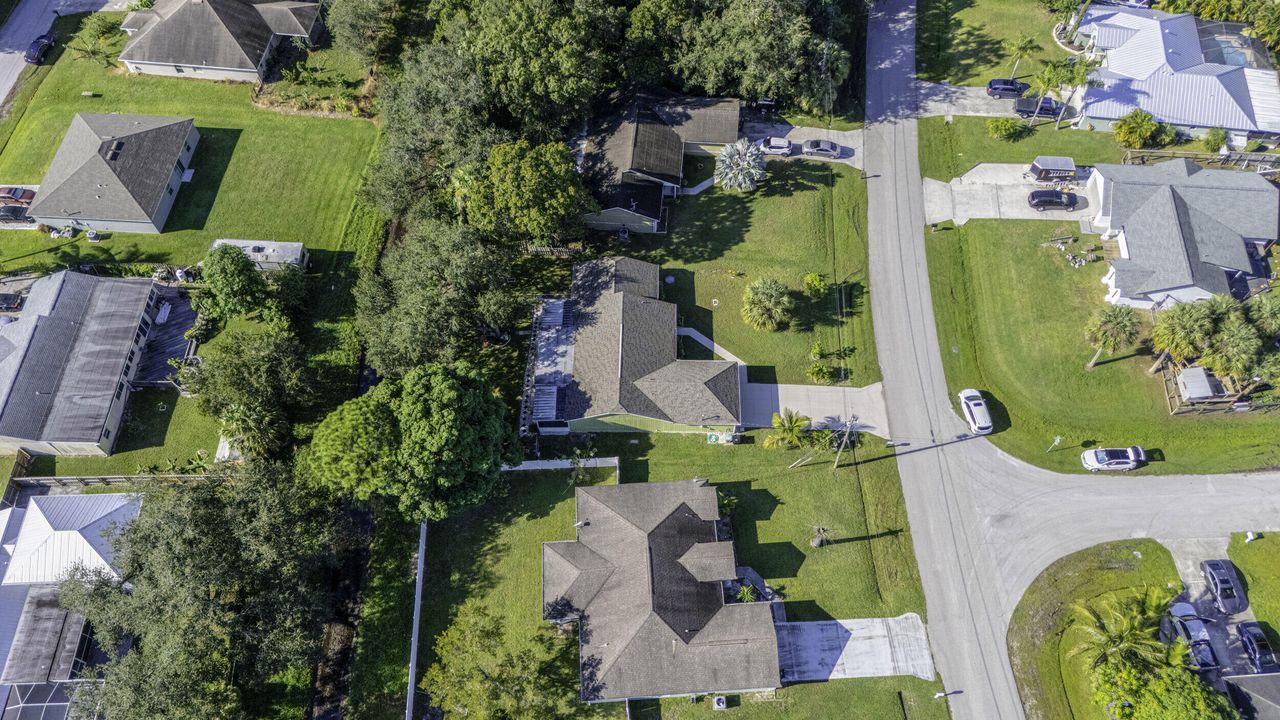 Под контрактом: $355,000 (3 спален, 2 ванн, 1628 Квадратных фут)