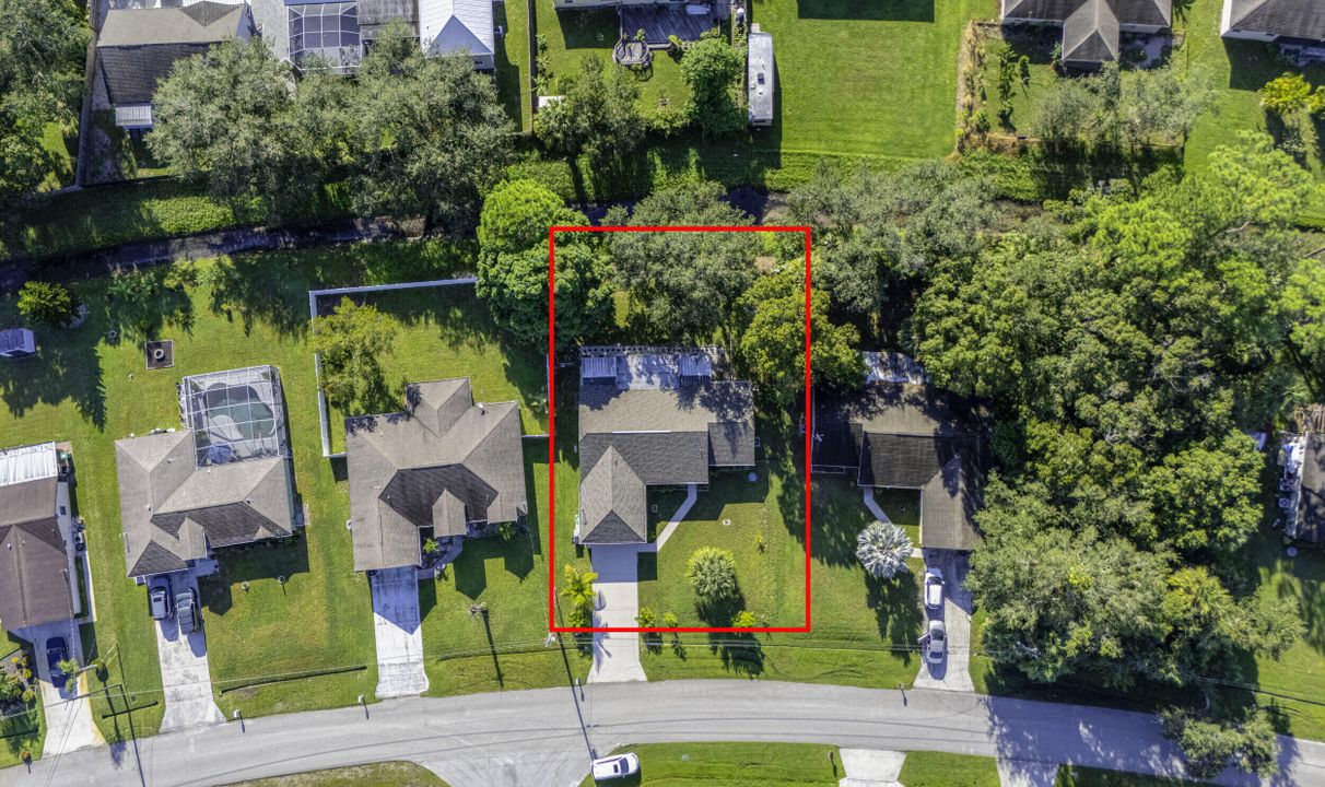 Под контрактом: $355,000 (3 спален, 2 ванн, 1628 Квадратных фут)