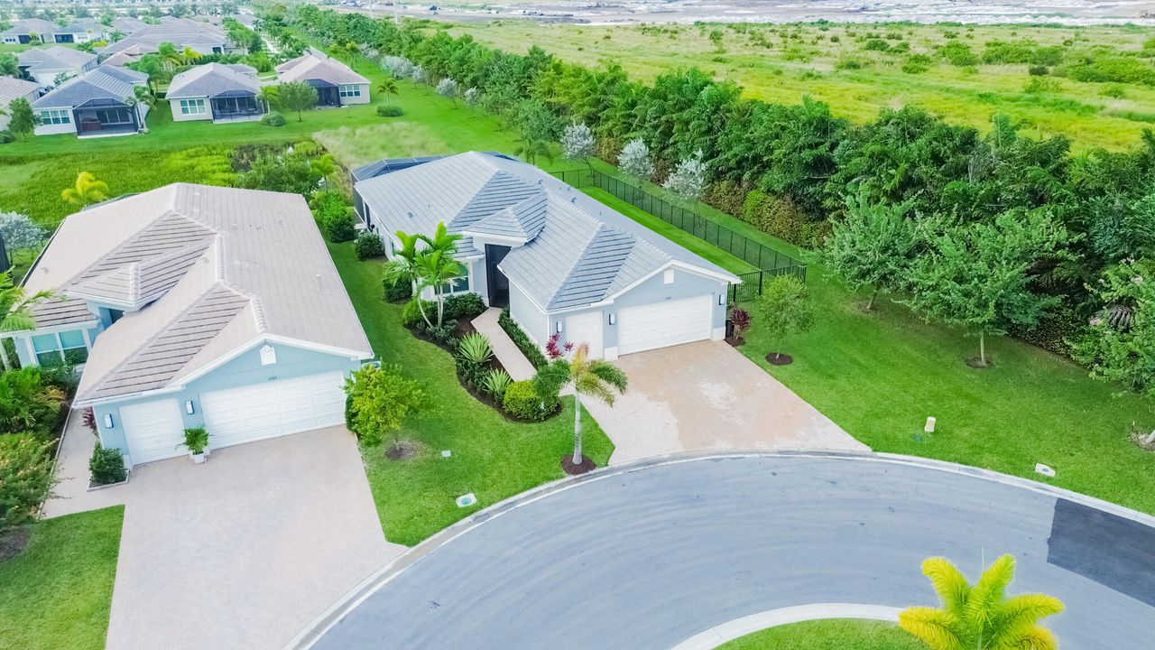 For Sale: $719,900 (3 beds, 2 baths, 2157 Square Feet)