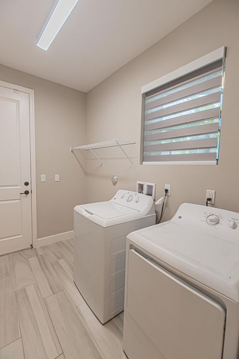 For Sale: $719,900 (3 beds, 2 baths, 2157 Square Feet)