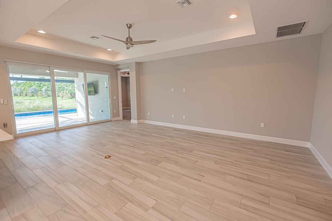 For Sale: $719,900 (3 beds, 2 baths, 2157 Square Feet)