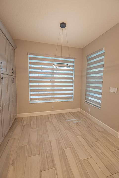 For Sale: $719,900 (3 beds, 2 baths, 2157 Square Feet)