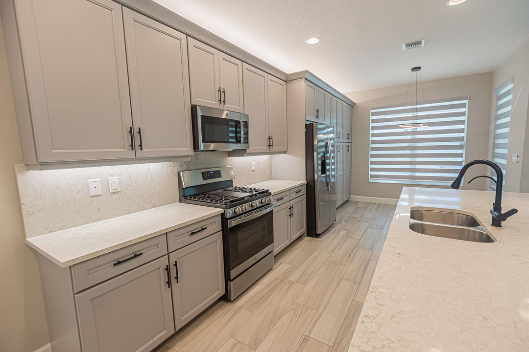 For Sale: $719,900 (3 beds, 2 baths, 2157 Square Feet)