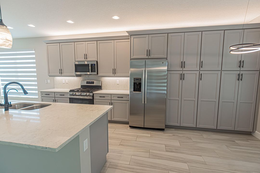 For Sale: $719,900 (3 beds, 2 baths, 2157 Square Feet)