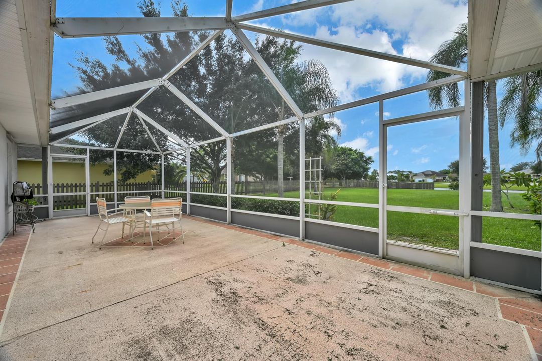 Active With Contract: $359,900 (3 beds, 2 baths, 1480 Square Feet)