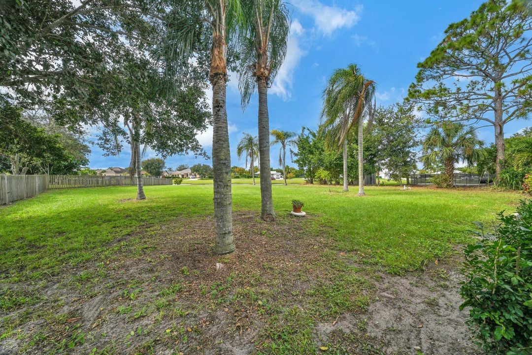 Active With Contract: $359,900 (3 beds, 2 baths, 1480 Square Feet)