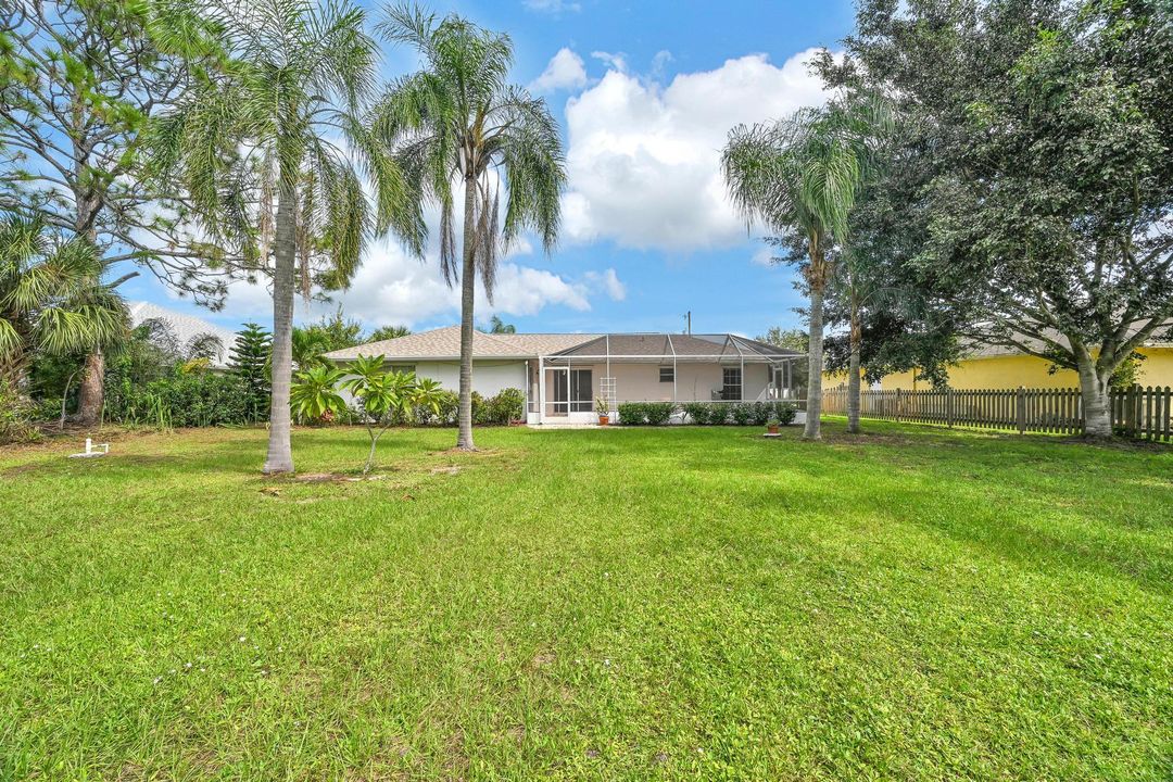 Active With Contract: $359,900 (3 beds, 2 baths, 1480 Square Feet)