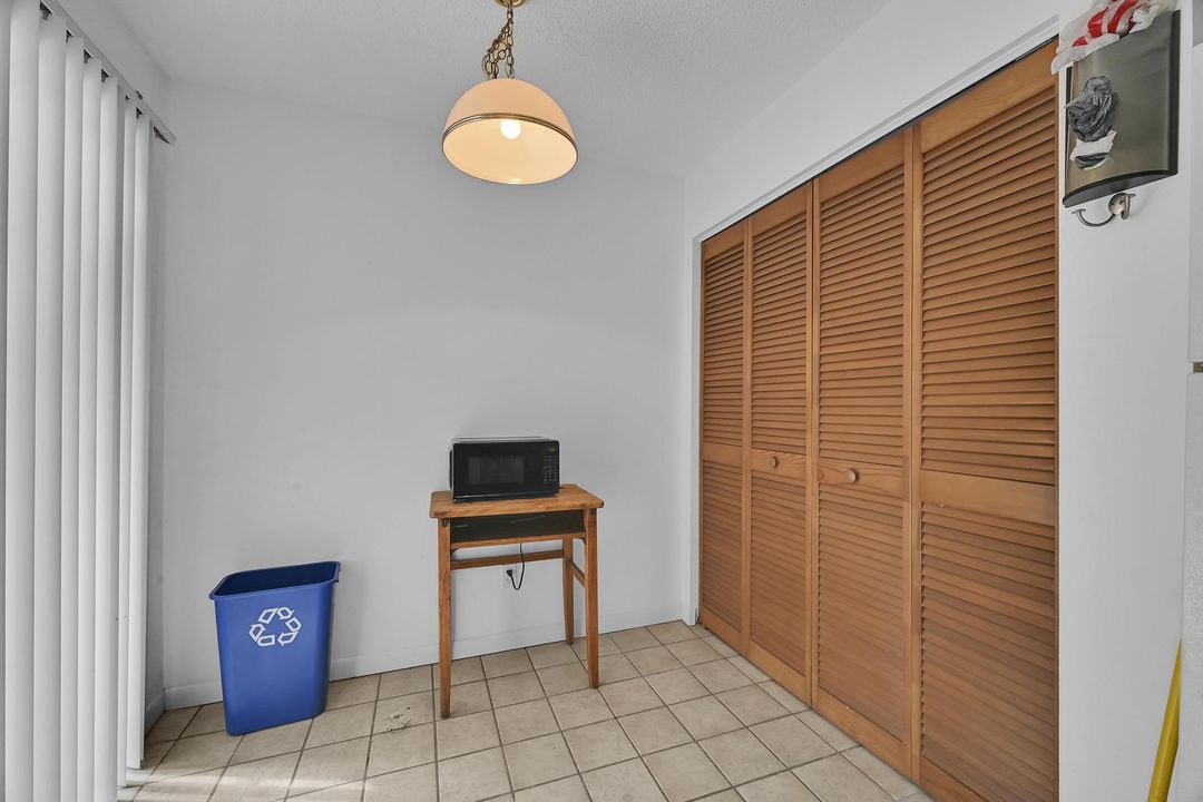 Active With Contract: $359,900 (3 beds, 2 baths, 1480 Square Feet)