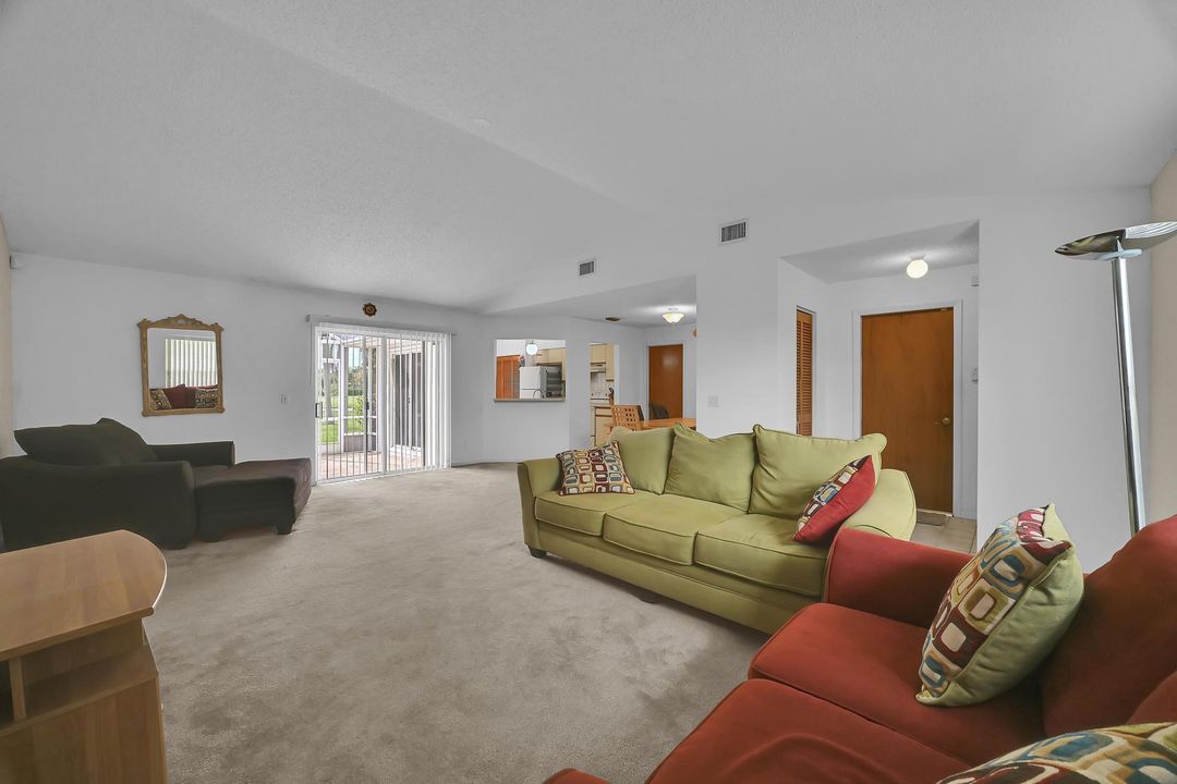 Active With Contract: $359,900 (3 beds, 2 baths, 1480 Square Feet)