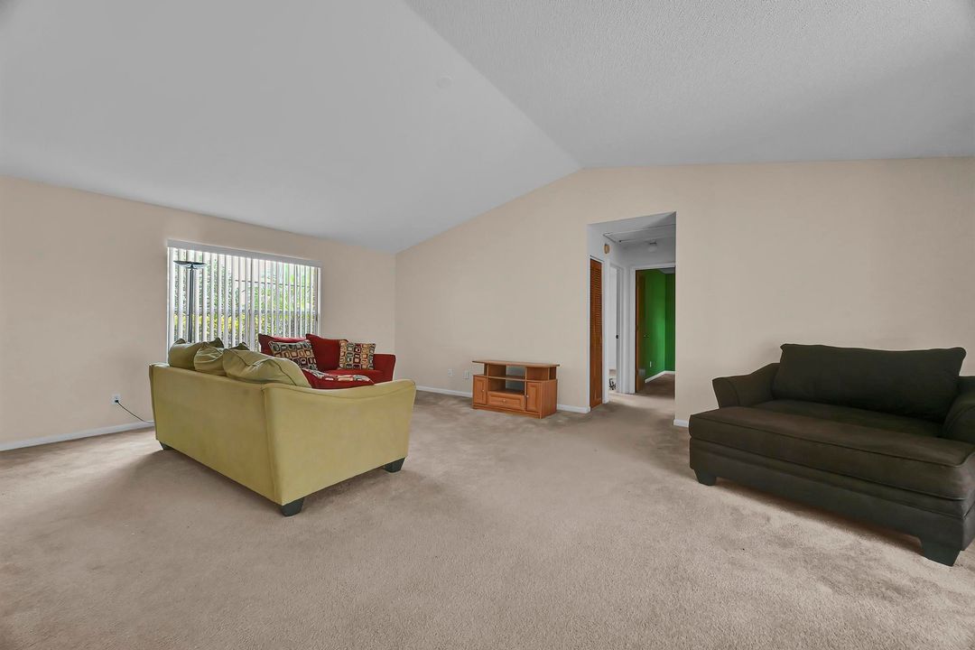 Active With Contract: $359,900 (3 beds, 2 baths, 1480 Square Feet)