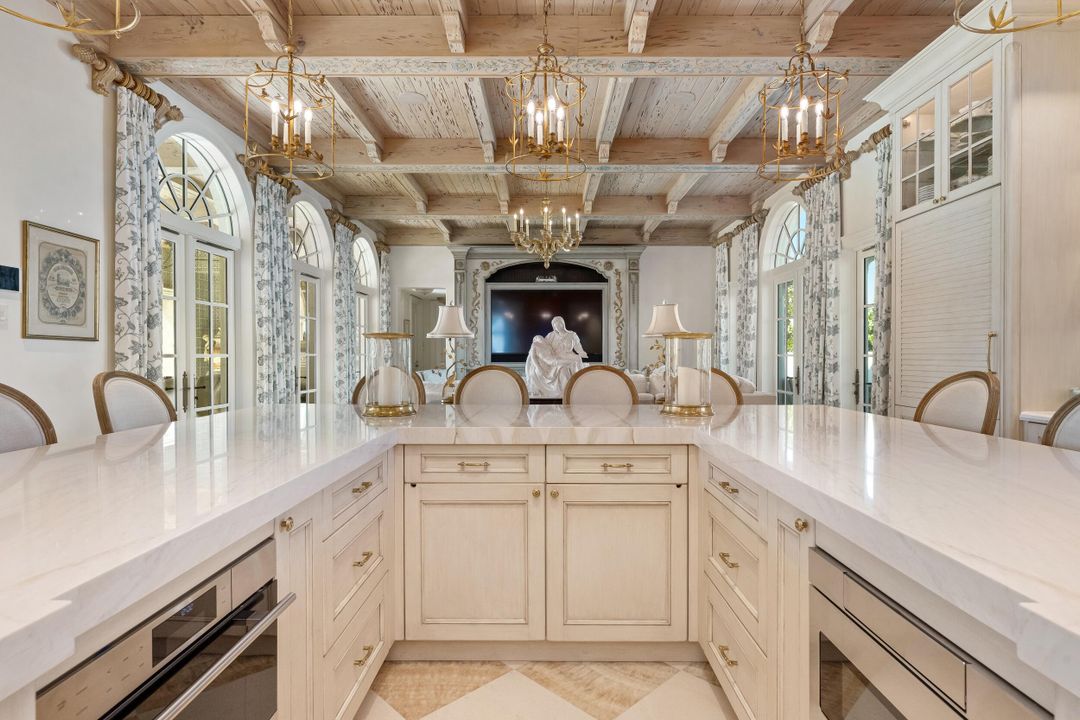 待售: $59,500,000 (5 贝兹, 6 浴室, 8723 平方英尺)