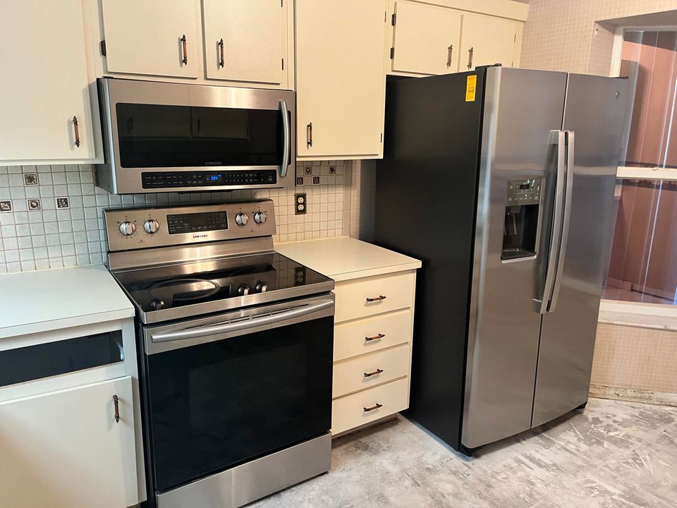 For Sale: $243,900 (2 beds, 2 baths, 1299 Square Feet)