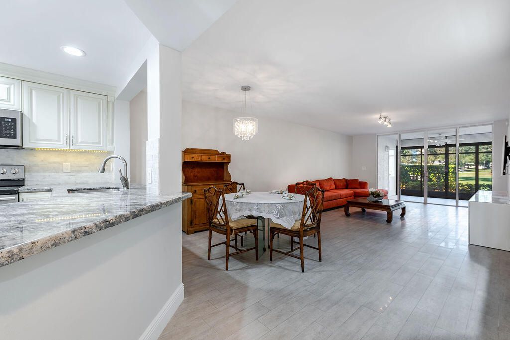 На продажу: $199,000 (2 спален, 2 ванн, 1311 Квадратных фут)