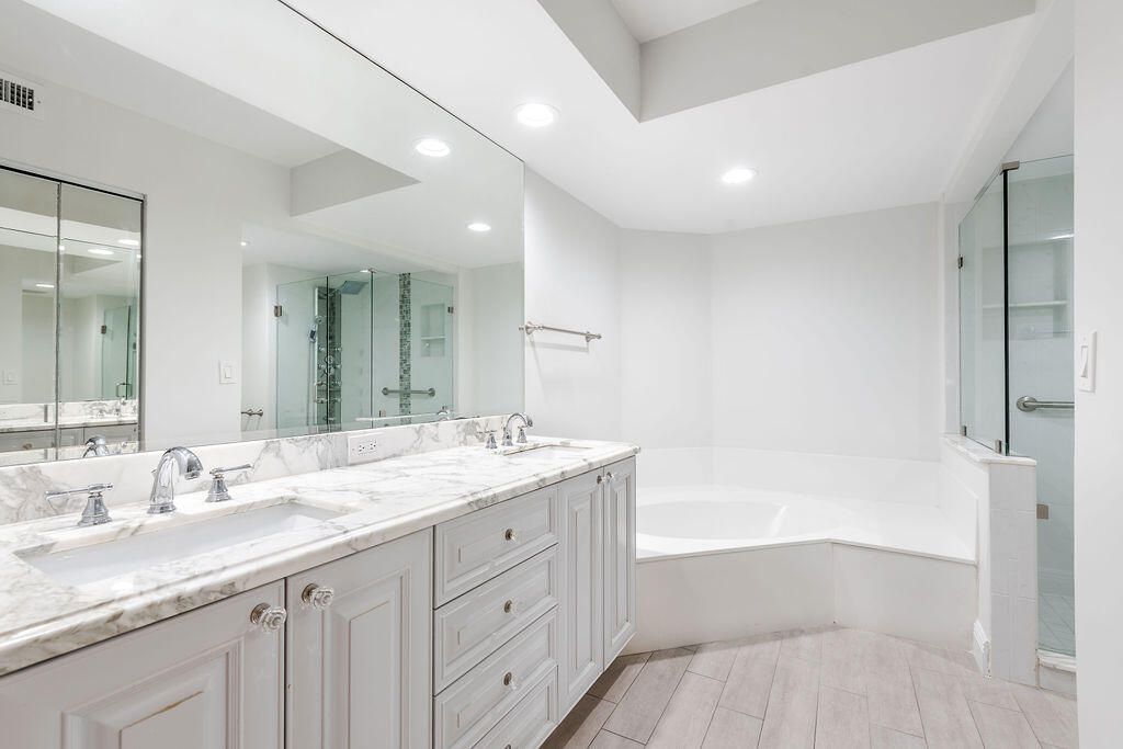 На продажу: $199,000 (2 спален, 2 ванн, 1311 Квадратных фут)