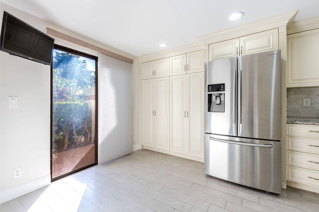 На продажу: $199,000 (2 спален, 2 ванн, 1311 Квадратных фут)