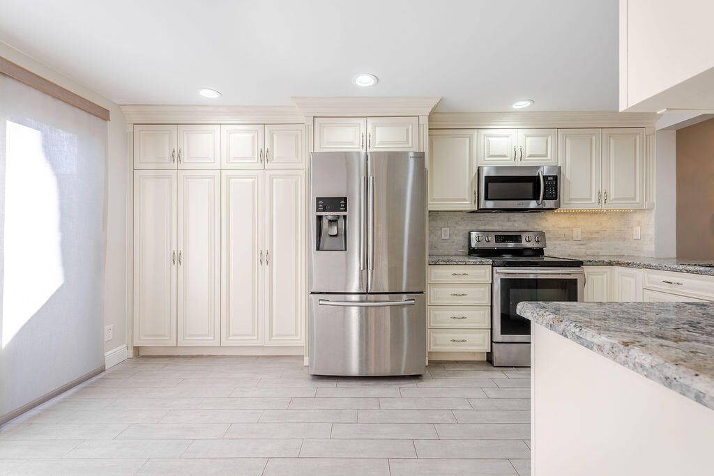 На продажу: $199,000 (2 спален, 2 ванн, 1311 Квадратных фут)