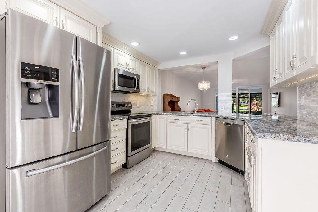 На продажу: $199,000 (2 спален, 2 ванн, 1311 Квадратных фут)