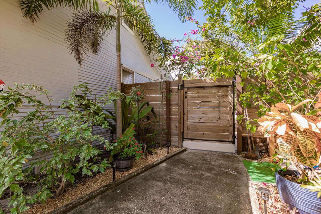 Activo con contrato: $1,849 (2 camas, 1 baños, 880 Pies cuadrados)