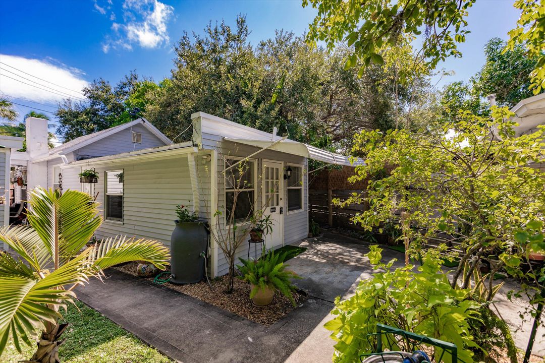 Activo con contrato: $1,849 (2 camas, 1 baños, 880 Pies cuadrados)