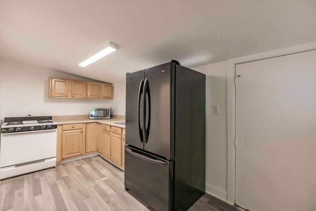 Activo con contrato: $1,849 (2 camas, 1 baños, 880 Pies cuadrados)