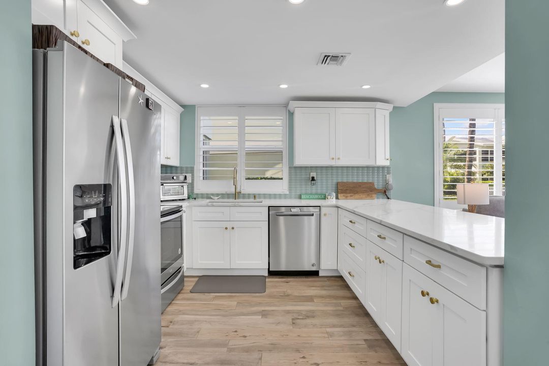 В аренду: $12,000 (2 спален, 2 ванн, 1084 Квадратных фут)