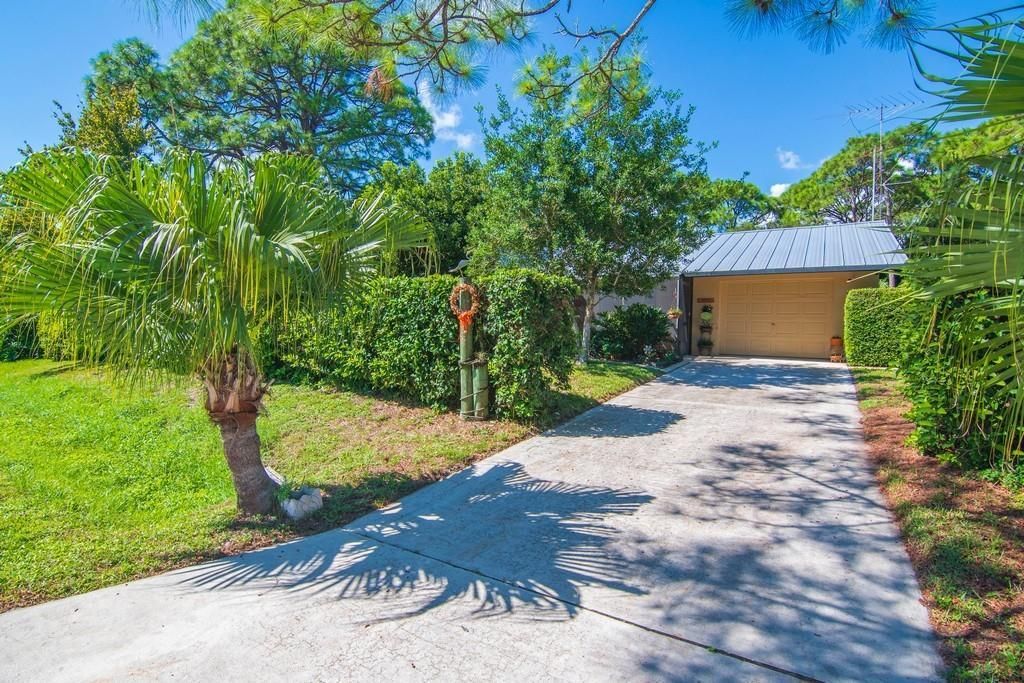 合同活跃: $334,900 (2 贝兹, 2 浴室, 1292 平方英尺)