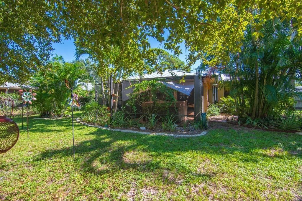 合同活跃: $334,900 (2 贝兹, 2 浴室, 1292 平方英尺)