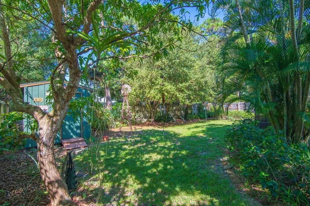 合同活跃: $334,900 (2 贝兹, 2 浴室, 1292 平方英尺)