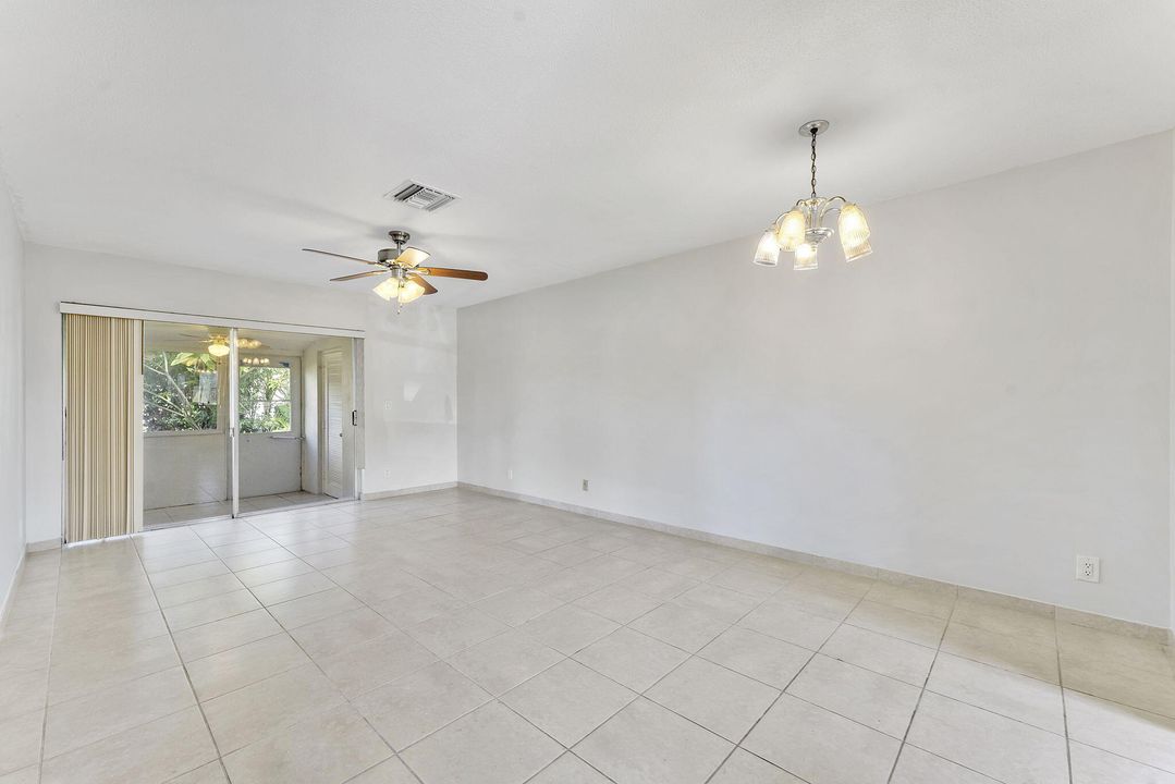 For Sale: $99,000 (1 beds, 1 baths, 612 Square Feet)